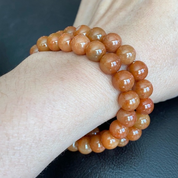 Natural Red Jade Round Beaded Bracelet - Picture 1 of 9